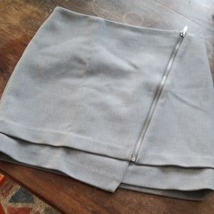 Zip asymmetrical skirt